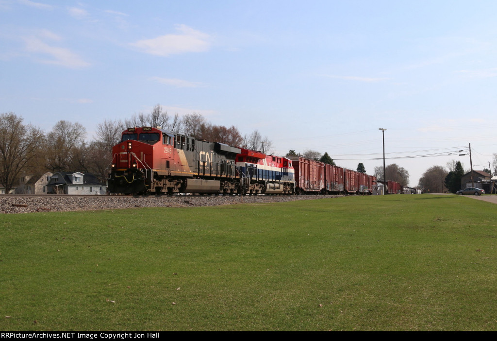 CN 2945 & 3115 lead A491 west for Battle Creek